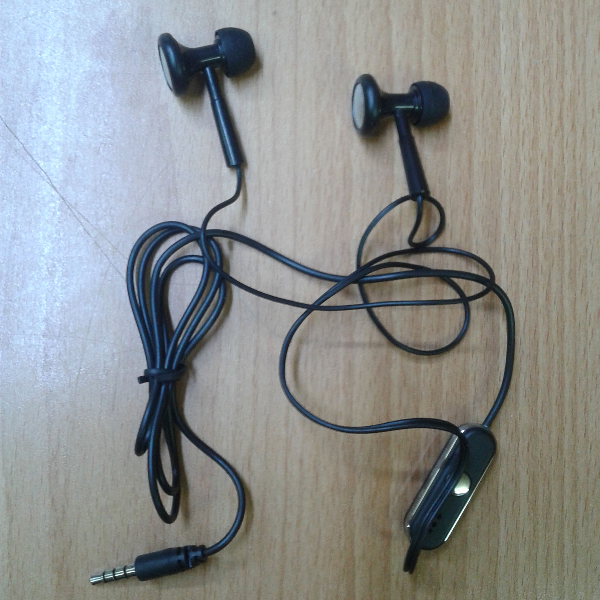 EARPHONE J5 FOR SMARTPHONE OR TAB - BLACK شكل المطرقه ,Smartphones & Tab Headsets